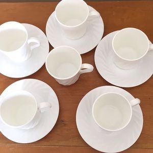 Corelle Whote Swirl 6 Cups and 5 Saucers